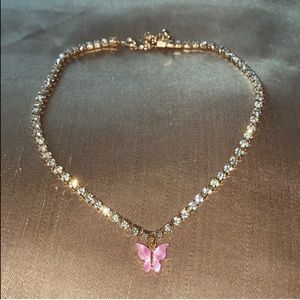 Butterfly rhinestone choker💗